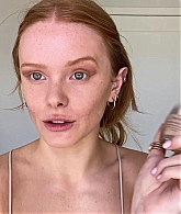 Abigail_EffortlessRedLipGuideRedHairedBeauty_Vogue21_1106.jpg