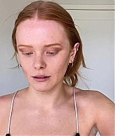 Abigail_EffortlessRedLipGuideRedHairedBeauty_Vogue21_1124.jpg