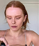Abigail_EffortlessRedLipGuideRedHairedBeauty_Vogue21_1126.jpg