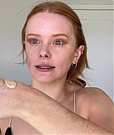 Abigail_EffortlessRedLipGuideRedHairedBeauty_Vogue21_1148.jpg