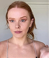 Abigail_EffortlessRedLipGuideRedHairedBeauty_Vogue21_1170.jpg