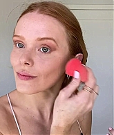 Abigail_EffortlessRedLipGuideRedHairedBeauty_Vogue21_1175.jpg