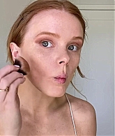 Abigail_EffortlessRedLipGuideRedHairedBeauty_Vogue21_1200.jpg