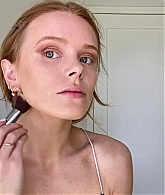 Abigail_EffortlessRedLipGuideRedHairedBeauty_Vogue21_1211.jpg