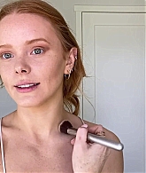 Abigail_EffortlessRedLipGuideRedHairedBeauty_Vogue21_1226.jpg