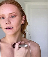 Abigail_EffortlessRedLipGuideRedHairedBeauty_Vogue21_1230.jpg
