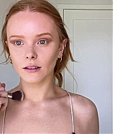 Abigail_EffortlessRedLipGuideRedHairedBeauty_Vogue21_1232.jpg