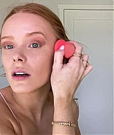 Abigail_EffortlessRedLipGuideRedHairedBeauty_Vogue21_1253.jpg