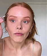 Abigail_EffortlessRedLipGuideRedHairedBeauty_Vogue21_1285.jpg