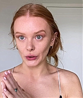 Abigail_EffortlessRedLipGuideRedHairedBeauty_Vogue21_1315.jpg