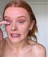 Abigail_EffortlessRedLipGuideRedHairedBeauty_Vogue21_1338.jpg