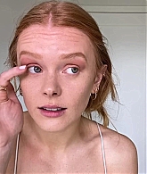 Abigail_EffortlessRedLipGuideRedHairedBeauty_Vogue21_1343.jpg