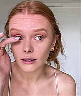Abigail_EffortlessRedLipGuideRedHairedBeauty_Vogue21_1344.jpg