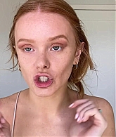 Abigail_EffortlessRedLipGuideRedHairedBeauty_Vogue21_1367.jpg