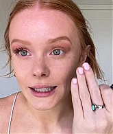 Abigail_EffortlessRedLipGuideRedHairedBeauty_Vogue21_1397.jpg