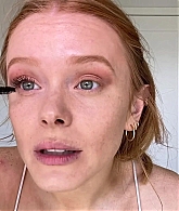 Abigail_EffortlessRedLipGuideRedHairedBeauty_Vogue21_1421.jpg
