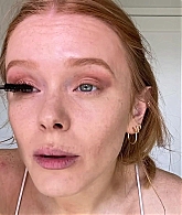 Abigail_EffortlessRedLipGuideRedHairedBeauty_Vogue21_1422.jpg