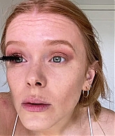 Abigail_EffortlessRedLipGuideRedHairedBeauty_Vogue21_1445.jpg