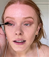 Abigail_EffortlessRedLipGuideRedHairedBeauty_Vogue21_1460.jpg