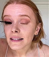 Abigail_EffortlessRedLipGuideRedHairedBeauty_Vogue21_1471.jpg