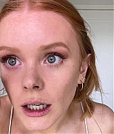 Abigail_EffortlessRedLipGuideRedHairedBeauty_Vogue21_1506.jpg