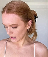 Abigail_EffortlessRedLipGuideRedHairedBeauty_Vogue21_1522.jpg