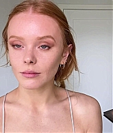 Abigail_EffortlessRedLipGuideRedHairedBeauty_Vogue21_1582.jpg