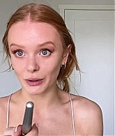 Abigail_EffortlessRedLipGuideRedHairedBeauty_Vogue21_1593.jpg