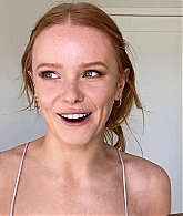 Abigail_EffortlessRedLipGuideRedHairedBeauty_Vogue21_1630.jpg