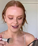 Abigail_EffortlessRedLipGuideRedHairedBeauty_Vogue21_1634.jpg