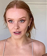 Abigail_EffortlessRedLipGuideRedHairedBeauty_Vogue21_1660.jpg