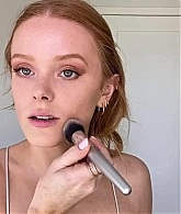 Abigail_EffortlessRedLipGuideRedHairedBeauty_Vogue21_1665.jpg