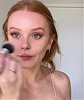 Abigail_EffortlessRedLipGuideRedHairedBeauty_Vogue21_1670.jpg
