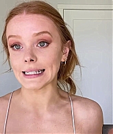 Abigail_EffortlessRedLipGuideRedHairedBeauty_Vogue21_1689.jpg
