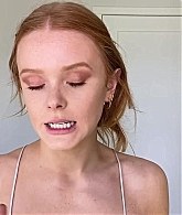 Abigail_EffortlessRedLipGuideRedHairedBeauty_Vogue21_1691.jpg