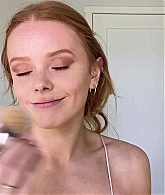 Abigail_EffortlessRedLipGuideRedHairedBeauty_Vogue21_1697.jpg