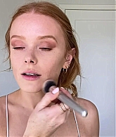 Abigail_EffortlessRedLipGuideRedHairedBeauty_Vogue21_1710.jpg