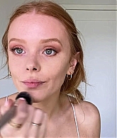 Abigail_EffortlessRedLipGuideRedHairedBeauty_Vogue21_1719.jpg