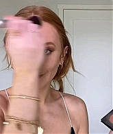 Abigail_EffortlessRedLipGuideRedHairedBeauty_Vogue21_1734.jpg