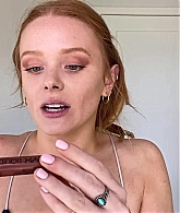 Abigail_EffortlessRedLipGuideRedHairedBeauty_Vogue21_1745.jpg