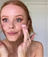 Abigail_EffortlessRedLipGuideRedHairedBeauty_Vogue21_1861.jpg