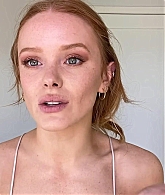 Abigail_EffortlessRedLipGuideRedHairedBeauty_Vogue21_1892.jpg