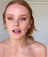 Abigail_EffortlessRedLipGuideRedHairedBeauty_Vogue21_1895.jpg