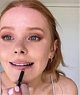 Abigail_EffortlessRedLipGuideRedHairedBeauty_Vogue21_1908.jpg