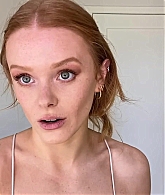 Abigail_EffortlessRedLipGuideRedHairedBeauty_Vogue21_1915.jpg