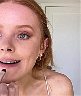 Abigail_EffortlessRedLipGuideRedHairedBeauty_Vogue21_1927.jpg