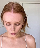 Abigail_EffortlessRedLipGuideRedHairedBeauty_Vogue21_1937.jpg