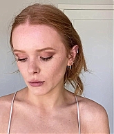 Abigail_EffortlessRedLipGuideRedHairedBeauty_Vogue21_1943.jpg