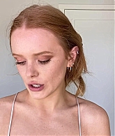 Abigail_EffortlessRedLipGuideRedHairedBeauty_Vogue21_1944.jpg