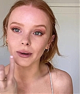 Abigail_EffortlessRedLipGuideRedHairedBeauty_Vogue21_1960.jpg